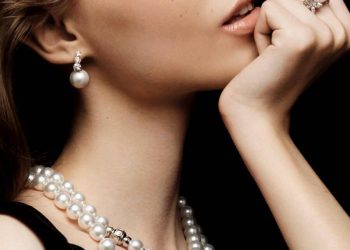 New Characteristics of Luxury Jewelry Purchasing Behavior Among the Younger Generation