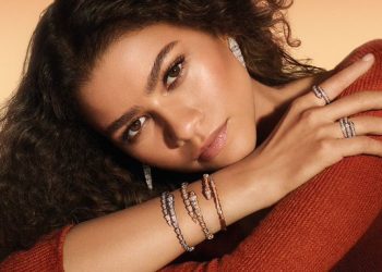 How Do Jewelry Designers Balance Creativity and Market Demand?