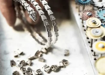 How Do Jewelry Designers Ensure Every Piece Holds Unique Artistic Value?