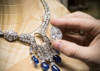 Can Digital Exhibition Formats Redefine the Future of Jewelry Displays?