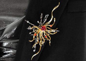 What will be the most popular jewelry design trends in 2025?