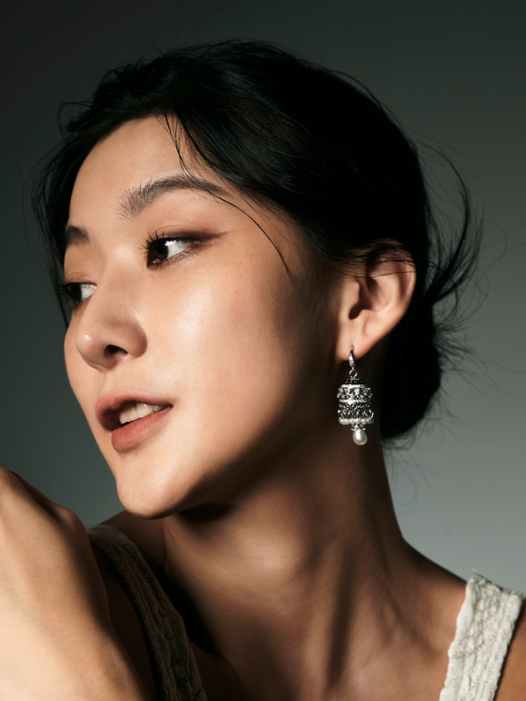 The Fusion of Luxury Jewelry and Street Style: Does It Mark the Dawn of a New Fashion Trend?