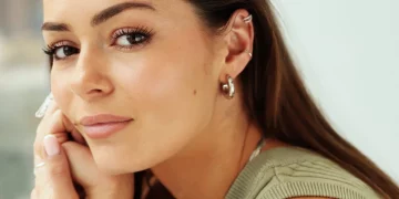 Why Minimalist Jewelry Is Especially Popular This Year: How It Defines Modern Luxury