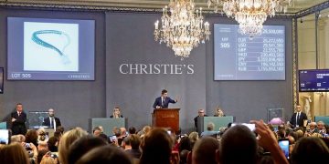 How Jewelry Auctions Have Become a Gathering Place for Luxury Jewelry Enthusiasts: What Unique Pieces Are Coming Up?