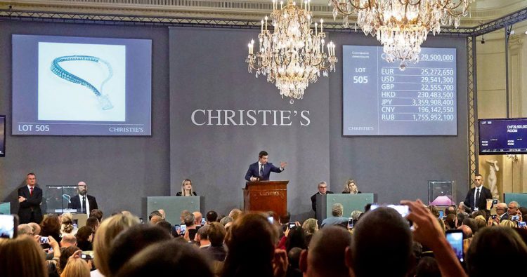 How Jewelry Auctions Have Become a Gathering Place for Luxury Jewelry Enthusiasts: What Unique Pieces Are Coming Up?