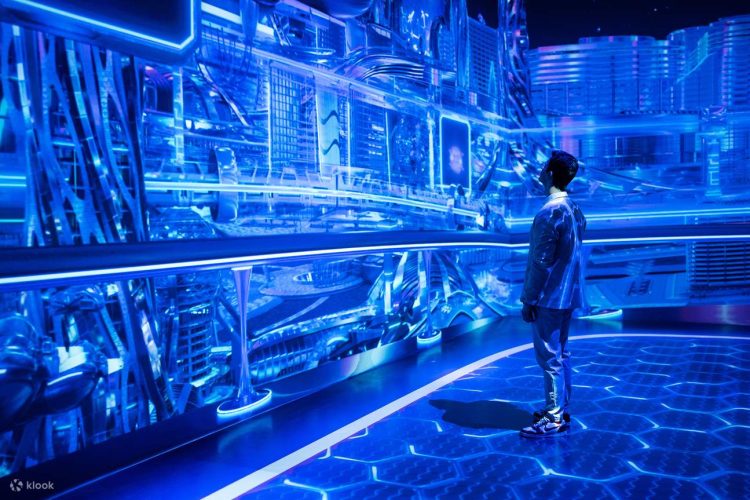 Are Digital Exhibitions a Threat or a Complement to Traditional Ones?